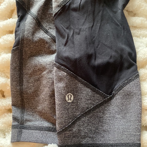 Lululemon grey cropped leggings - Picture 4 of 4